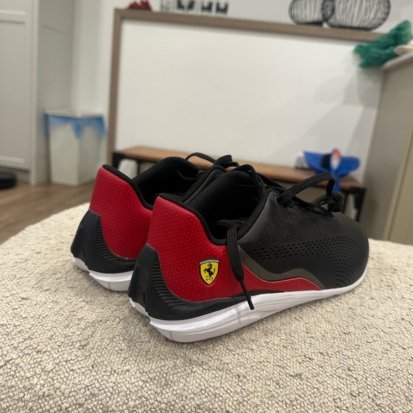 Ferrari x puma shoes - Picture 4 of 5